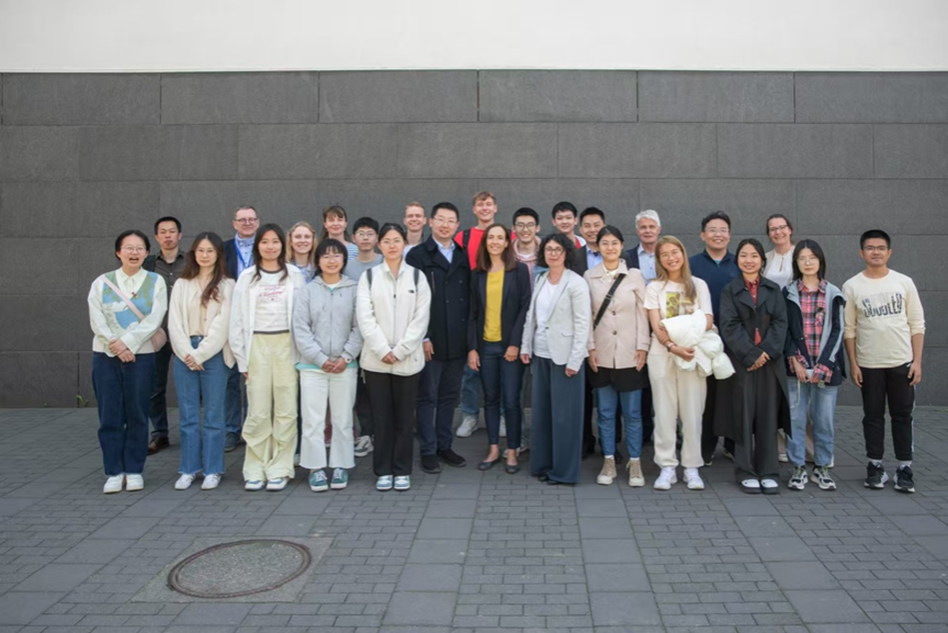 波恩大学pg游戏电子模拟器访问照片